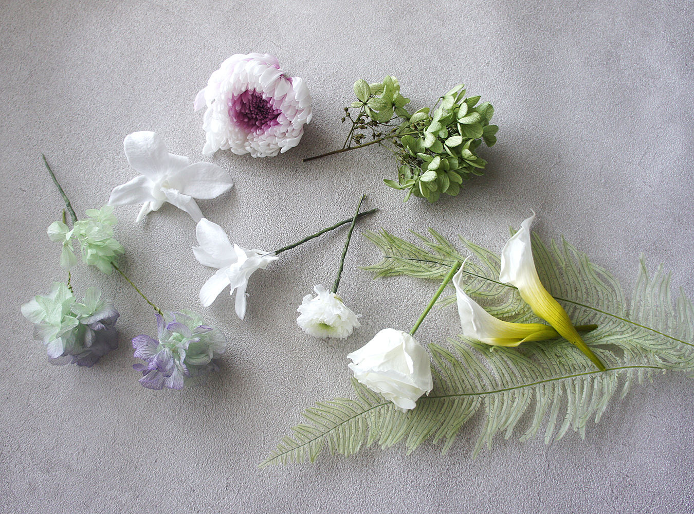 パルク・フローラル]大きなサイズのお供えのお花～季節のアレンジ