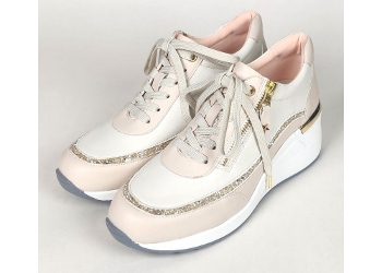 商品の情報が入ります