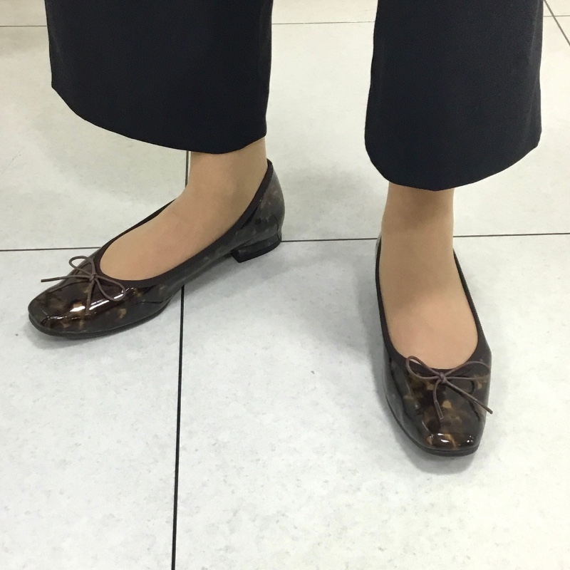 [juperyジュペリー]《つま先楽パンプス》レインスクエアトゥローヒールパンプスneo(No.1222)べっ甲エナメル(べっ甲E)