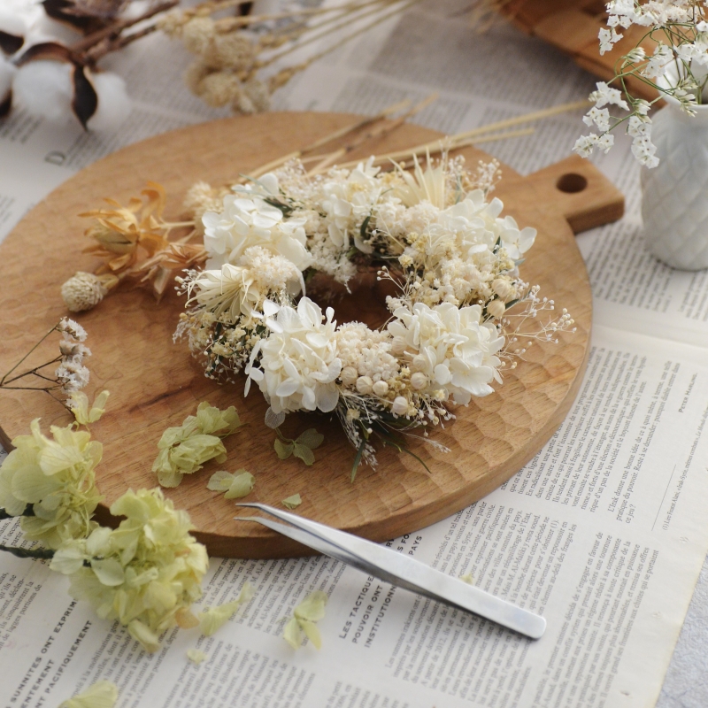 可憐なお花たちを集めた おうちのおまもりリース／hikka - 京王ネット