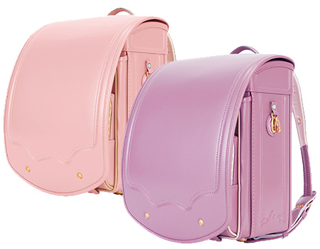 手紙やダイアリーをモチーフにした上品で華やかなランドセル。