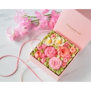 【母の日】食べられるお花のボックスケーキ（ピーチピンク）