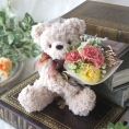 【母の日】With Flower（フラワー）[パルク・フローラル]花束を抱えたfuwaベア（アプリコット）