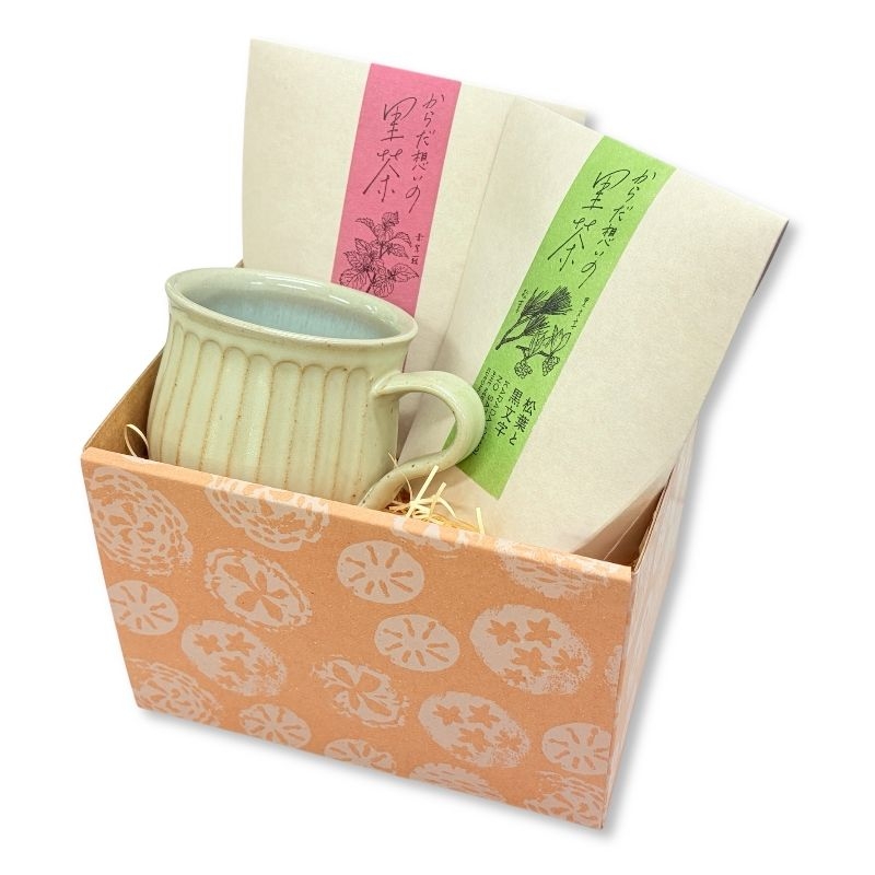 石見銀山 群言堂 しのぎマグカップ×からだ想いの里茶2種セット（ベージュ）
