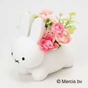 【母の日】[フラワーミッフィー]うさぎカバー　アートフラワーアレンジ