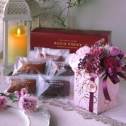 【母の日】[ロンポワン×パルク・フローラル]フィナンシェ5個＆カーネーションとシャクヤクのアレンジ「ロゼ」