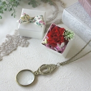 【母の日】[パルク・フローラル]煌めくハート入りミニフラワーボックス&ルーペペンダント（ロング）