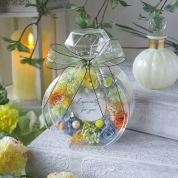 【母の日】[パルク・フローラル]プリザーブドフラワーで彩るフレグランスボトル型アレンジ