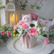【母の日】[パルク・フローラル]キャット入りカーネーションアレンジ