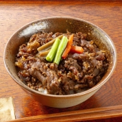 【夏の贈り物】「新杵屋×米沢牛黄木」　牛肉どまん中 一膳ご飯　GD50　直送品
