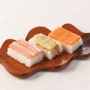 【広域配送】275［富山 源 Rejyu］3種のごちそう押し寿司セット