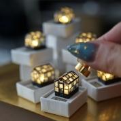 (8)Atelier Vanilla 無線無しで灯りのつくステンドグラス