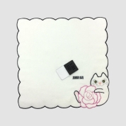 [ANNA SUI]薔薇とネコ刺しゅう タオルハンカチ　ホワイト