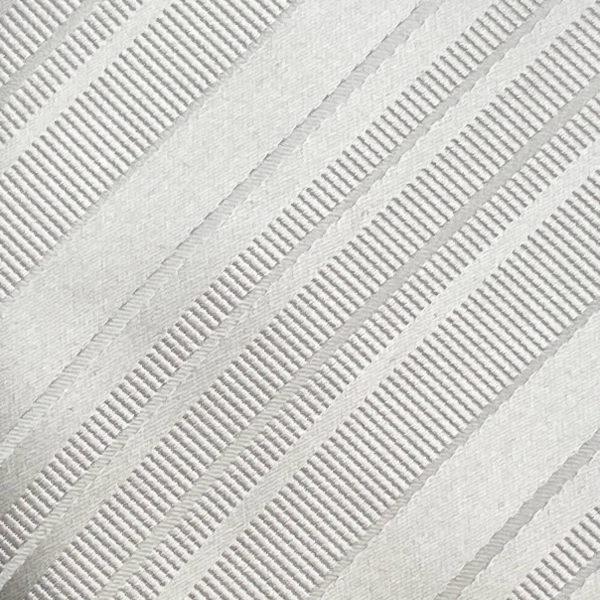 Aquascutum］アクアスキュータム・ストライプ柄フォーマルネクタイ