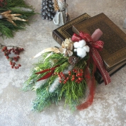 [パルク・フローラル]フレッシュな針葉樹と自然素材のスワッグ(小)　Red