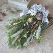 [パルク・フローラル]フレッシュな針葉樹と自然素材のスワッグ(大)　White