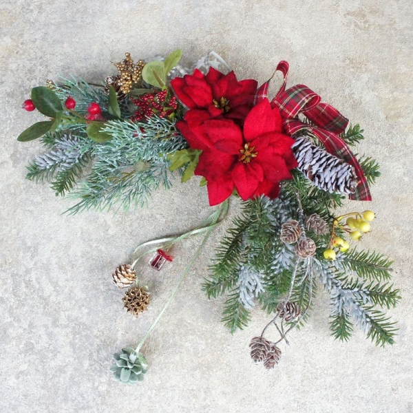 パルク・フローラル]クリスマスカラーのクレセント型スワッグ - 京王