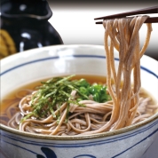 【食料品生活応援フェア】[本田商店]レンジで3分 お鍋を使わない 出雲そば 飛魚だしつゆ付