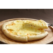 【春の大北海道展】［おおともチーズ工房］4種のチーズたっぷりピザ