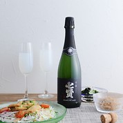 七賢　スパークリング山ノ霞　720ml