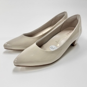 ［カルテットハーモニー］ポインテッドパンプス10900　BG/E