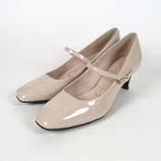 [ドミニクバー]＜晴雨兼用＞スクエアトゥ シンプルストラップパンプス No.9189　ベージュエナメル (BGE)