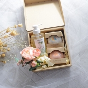 Happyピンクのブーケ入りバスギフト／JOE'S SOAP