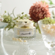 パールが浮かぶ贅沢バスタイムを　BATH PEARL ホワイト／SWATi