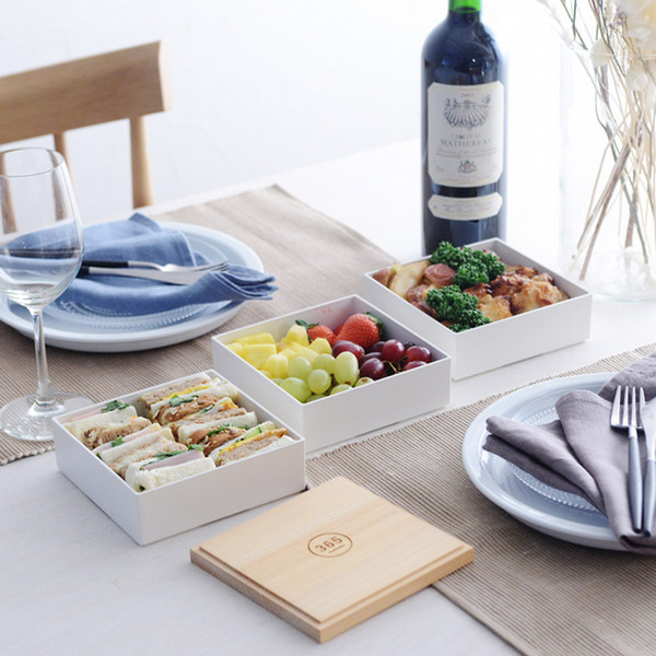 ピクニックや持ち寄りランチに ナチュラルテイストな三段重