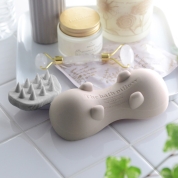 のんびりお風呂でリラックス　バスピローとスカルプブラシ／koora