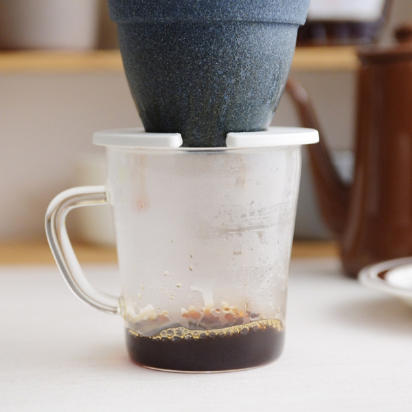 新芽に水やりするような ほっこり気分のセラミックコーヒーフィルター