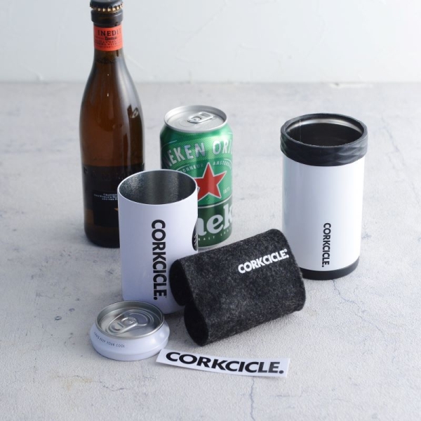 冷たさ保って美味しさキープ 缶ビールのための保冷ホルダー／CORKCICLE