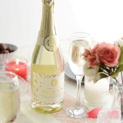 バラの香りをとじ込めた　魅惑の梅酒×白ワインのスパークリング