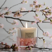 花びら舞い桜薫る2層のフレグランスキャンドル／mercyu