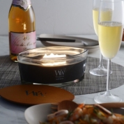 おうちで焚火気分　ハースウィックアロマキャンドル／WoodWick～イブニングバンファイヤ～